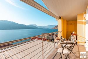 SCRIGNO SUL LAGO by Design Studio