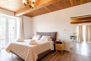 Vintage Coast Pompei and Amalfi Charme