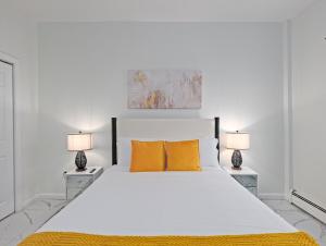 Sage Stay- Modern 2BR Apartment - Sleeps 6 - 25 Min to NYC