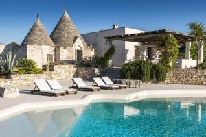 Nuovissima villa di lusso con piscina immensa e giardino