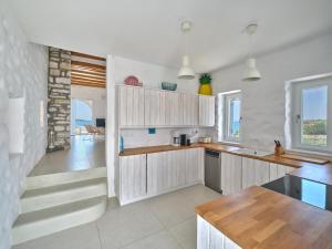 ARIADNI Lux villa with 180 panoramic sea view