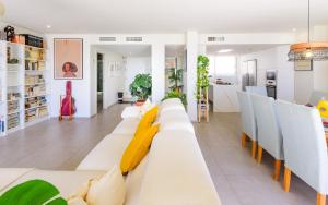 WintowinRentals Super Penthouse on the Beachfront