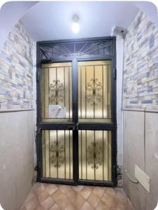 B&B luxury house gold