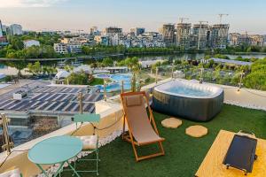 Downtown Floreasca Penthouse with Jacuzzi&Sauna