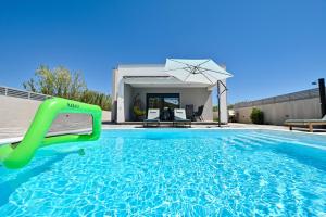 Holiday house Sara with heated pool