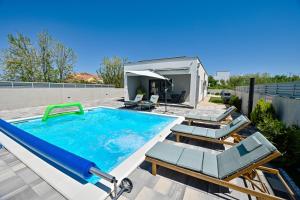 Holiday house Sara with heated pool