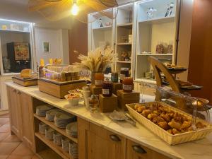 Logis Hôtels - Hôtel Restaurant Domaine Les Falaises