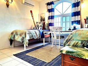 Oceanview! Walk to town and beach-PAYMENT REQUIRED TO RESERVE