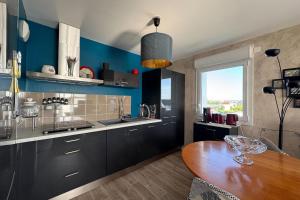Appartements Apartment with balcony in Bieville-Beuville : photos des chambres