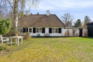 Charming House With 5000M² Garden And Forest