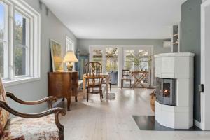 Charming House With 5000M² Garden And Forest