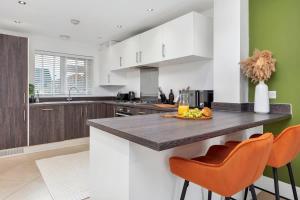 NEW Canalside House 3 Bedroom House in Stoke-on-Trent