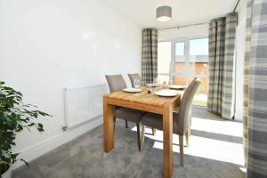 Regal House by True Stays - 3 Bedroom House in Stoke-on-Trent