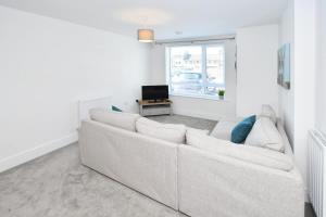 Regal House by True Stays - 3 Bedroom House in Stoke-on-Trent