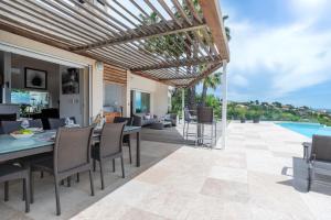 Maison villa contemporaine vue mer à Hyères var