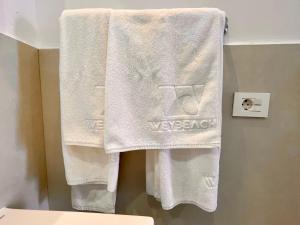 Weybeach1 -shared terrace,ocean view,sea frontline