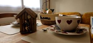Appartements A 5 minutes du lac,studio 30m2,tout confort, parking prive gratuit, lit queen-size : photos des chambres