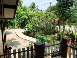 บ้านสวนบรรจงอักษร Bansuan Banjong Akkson