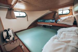 Bateaux Bateau sans permis 2 cabines 6 couchages : photos des chambres