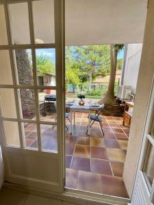 Appartements Appartement avec piscine et barbecue : photos des chambres