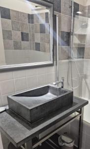 Appartements Beautiful studio with balcony - near city center : photos des chambres