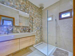 Villas Luxueuse villa avec vue village et mer sur saint Paul de Vence : photos des chambres