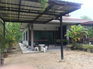 Friendly House 1