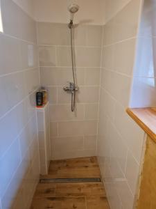 Soba tete Tile - Hiša ob gozdu