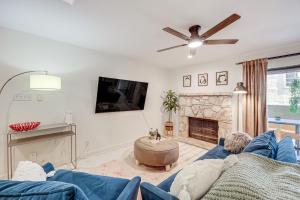 Pool Access, Near Medical Center San Antonio Gem!