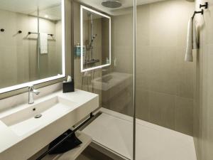 Hotels Novotel Paris Suresnes Longchamp : photos des chambres