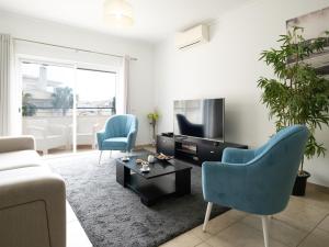 Pool View 3 Bed Apartment