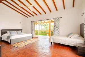 Casa en Cerritos con Piscina y 4 habitaciones