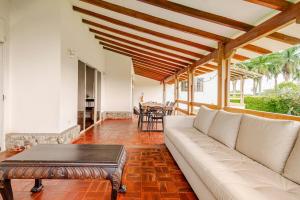 Casa en Cerritos con Piscina y 4 habitaciones