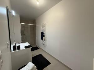 Studio lumineux avec balcon privé