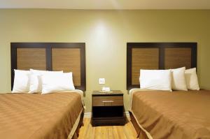 Double Room with Two Double Beds room in Vagabond Inn Sunnyvale