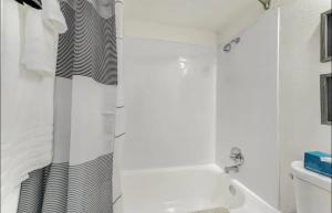 Ultimate Relaxation with Gym, Firepit & Billiard