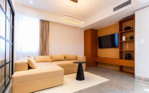 Juno New Boutique Building Apartment with private parking