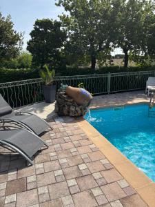 La Cigalière 1 charmant T1 bis avec terrasse dans villa