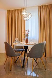 Juno New Boutique Building Apartment with private parking