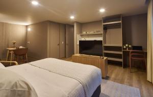 Urban Retreat in Bogotá - Design & Comfort
