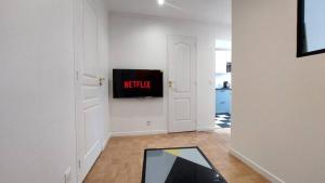 Beau F3 Proche Paris & Orly, 6 pers - Parking - Metro 14 & RER C