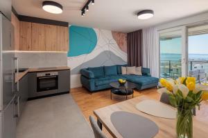 Split For You - 2BR Apartment with Free Garage Parking