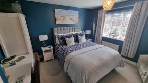 Dungarvon House B&B, Luxury, Garden Hot Tub, Private Summerhouse, EV Point , 3x Bedroom Options