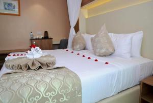 Hotel Royal Gross Near Delhi Airport