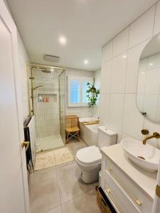 Cosy Modern RetreatI Private CourtyardI Parking