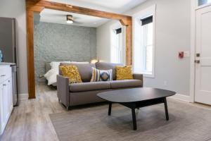 151 Spring Downtown Eureka Springs Suite A