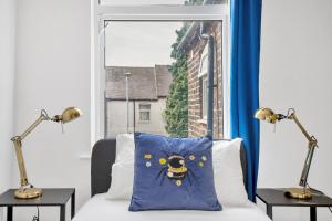 Ideal 3-bed House, Free Parking!