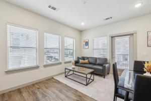 Chisholm Trace 827 I Comfy 2 Bed 2 Bath