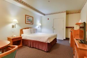 Queen Room - Disability Access room in Vagabond Inn Hacienda Heights