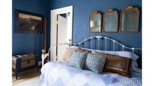 Annie Oakley - Historic Hotel Room